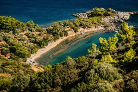 Strand Tsopela auf Samos mit klarem Wasser, unberührter Natur und abgeschiedener Lage