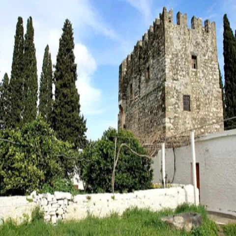 De Toren van Sarachinis op Samos – stenen fort met historische waarde