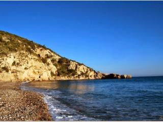 Die uralte Eiche bei Koumaeika auf Samos mit Blick auf Marathokampos.